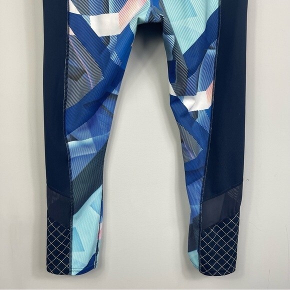 Athleta Electric Geo Sonar Capri Leggings Yoga Gym Back Zip Pocket Mesh Panel XS - Picture 6 of 16